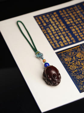 小叶紫檀谛听手把件