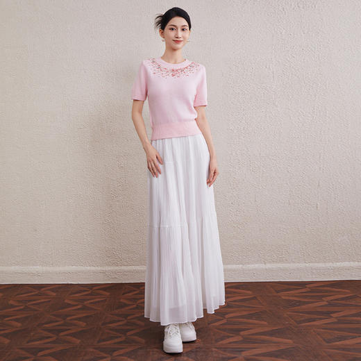 「自」全新升级【铂金会员330/天猫449/差价119】(72945)洛诗琳甜美圆领短袖重工钉钻上衣2025秋季气质减龄针织上衣 商品图3