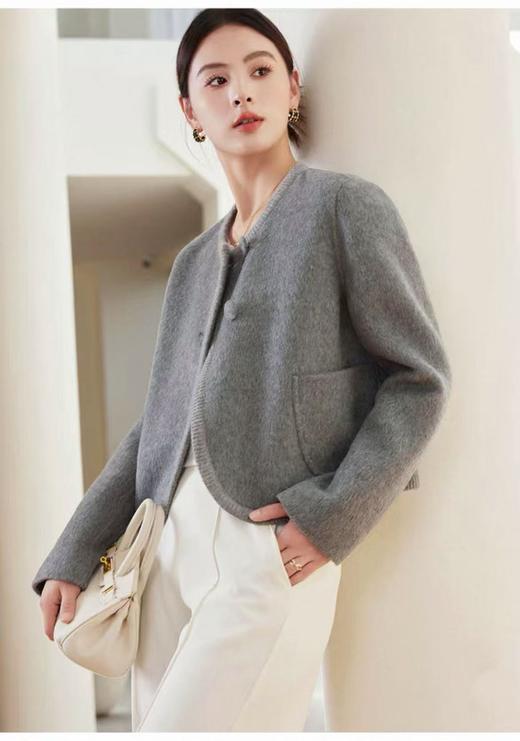 【高端系列】手工定制3100款驼绒➕桑蚕丝➕羊毛针织包边圆领小香风短款双面尼外套-喜出 商品图1