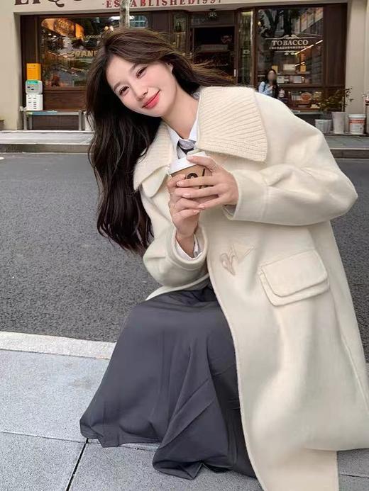 【高端系列】手工定制2321款70%绵羊毛可拆卸针织领牛角扣双面尼外套-喜出 商品图3