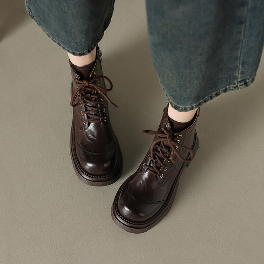 阿么手工女鞋冬季短筒漆皮靴子2025新款系带百搭马丁靴女厚底4CM 商品图3