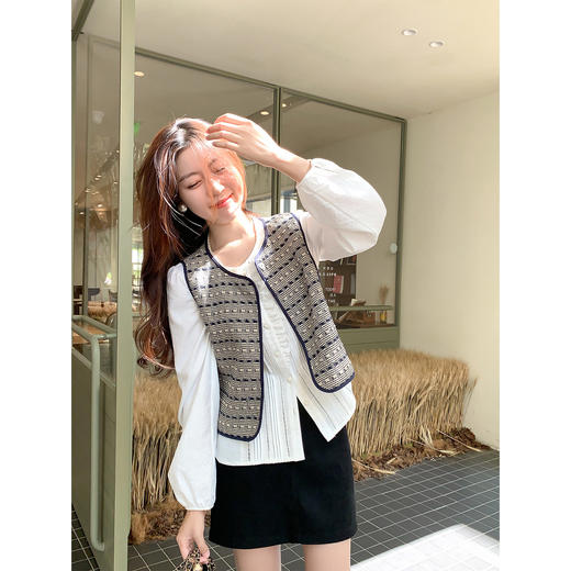 <曾小咸推荐>3.23现货秒杀 ！微信超特价！法式泡泡袖衬衫 日常179.99 立减100 秒杀79.99！！色织小香马甲秒杀69.99！ 商品图2