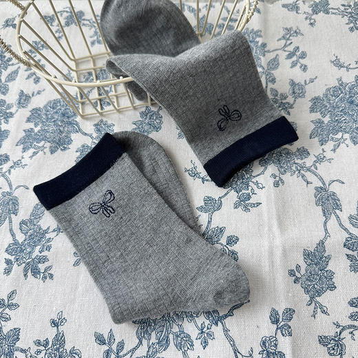 《04无货勿拍》袜子女中筒袜灰系藏蓝学院风纪念日百货门店同款164244562 商品图3