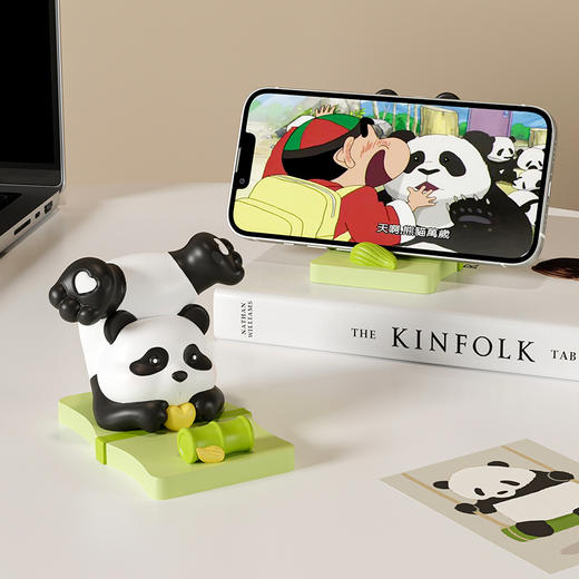 【既是手机支架也是装饰摆件】解放双手，追剧更舒适，创意可爱熊猫手机桌面支架摆件追剧平板支撑架生日生日礼物装饰品。ra 商品图1