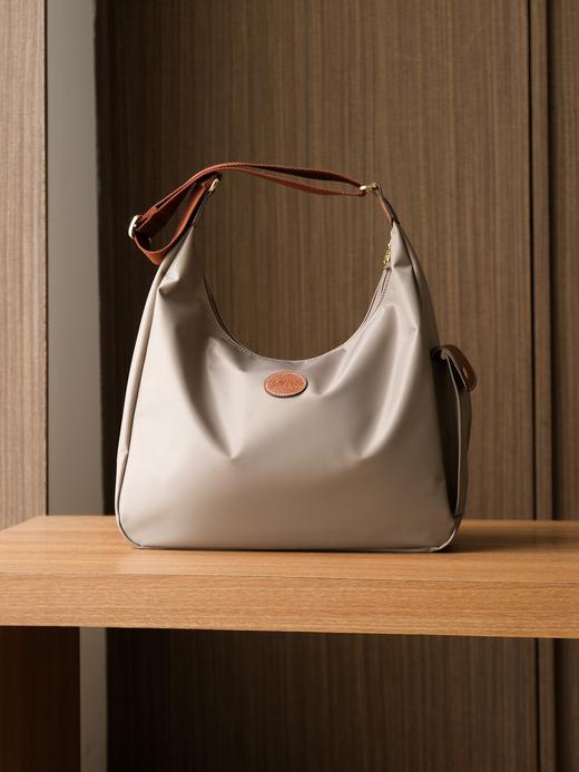 被王菲种草了，珑骧帆布hobo邮差包实用主义兼具美感，大容量超轻便全年都能背，可单肩斜挎、腋下、手提！（SS） 商品图13