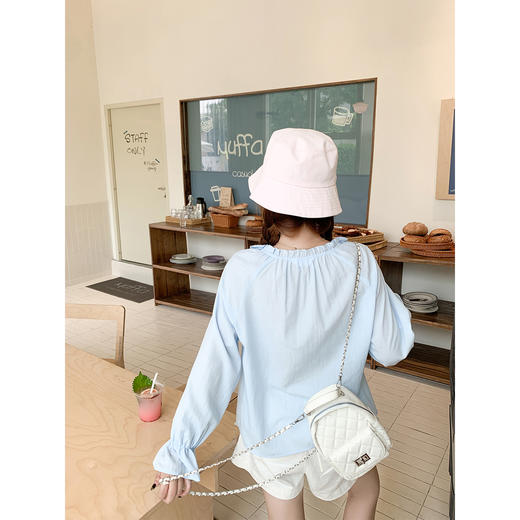 <曾小咸推荐>V领甜美立体花朵宽松衬衫女 商品图4