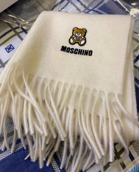 国内现货Moschino白色羊毛围巾550元