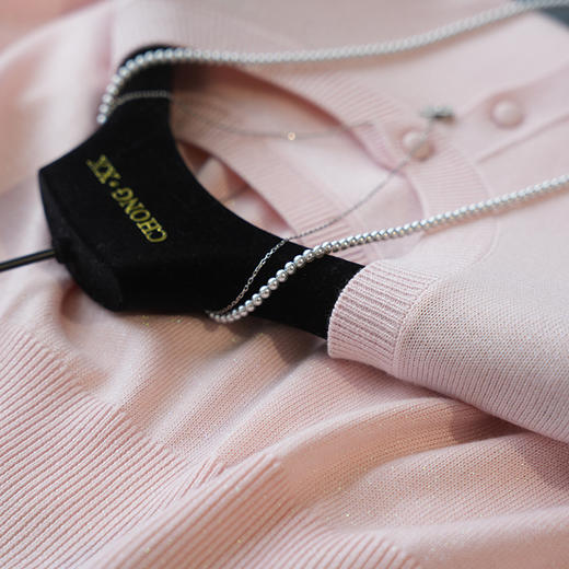 进口羊毛巴素兰不起球精致细闪亮丝羊毛开衫 商品图14