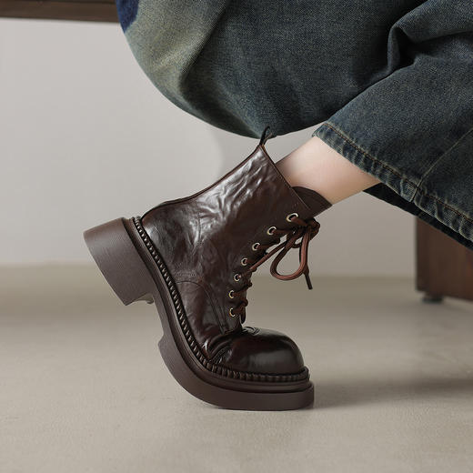 阿么手工女鞋冬季短筒漆皮靴子2025新款系带百搭马丁靴女厚底4CM 商品图4
