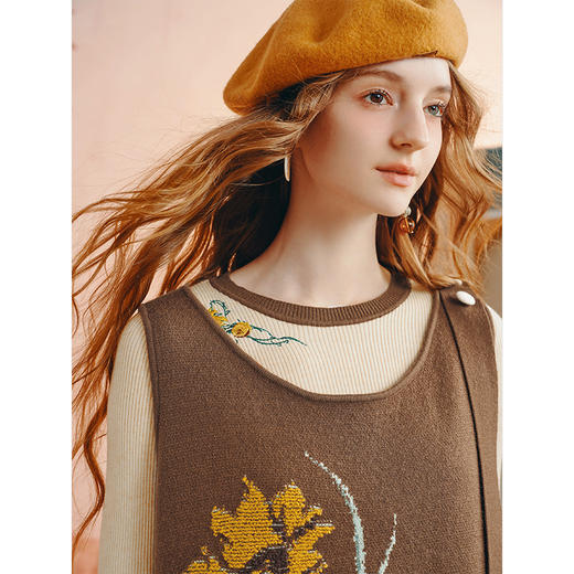 两三事梵高文艺 浪野之秋 2025秋季新款复古绣花拼色打底针织衫女 商品图2