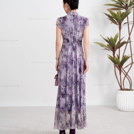 Y500新中式连衣裙女2025夏季新款端庄大气紫色印花短袖立领修身连衣裙 商品图3