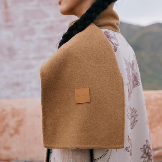 羊绒双面呢“格桑花”围巾  SJF97P790N 商品图5