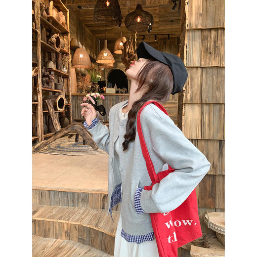 <曾小咸推荐>灰色拼接藏蓝格子边卫衣外套 商品图0