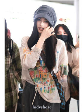 韩定手绘涂鸦衫特殊纱线透气随身T恤