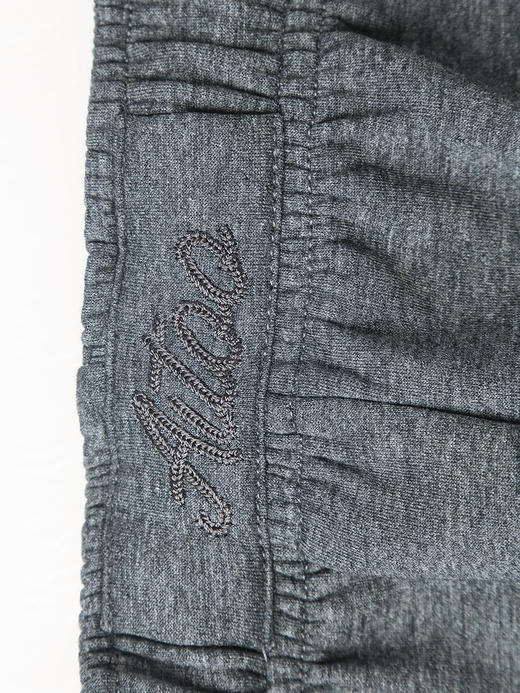 质感拉满！深灰色针织半身裙，演绎秋冬慵懒氛围感 商品图3