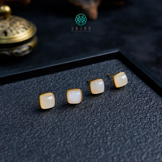 和田玉耳钉约7mm 商品图0