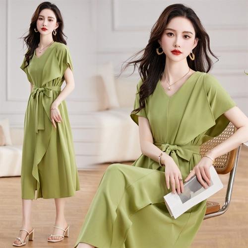 法式气质名媛V领连衣裙新款日系风绑带收腰显瘦长裙SNX2788 商品图0