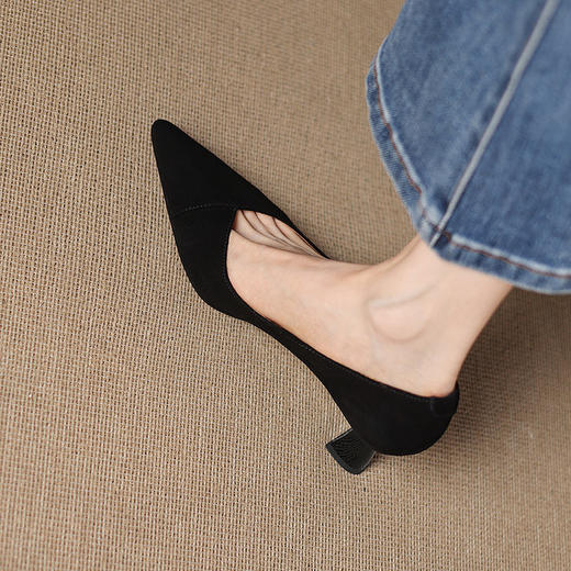 【预售5天】百搭舒适通勤气质尖头高跟鞋女新款韩版简约真皮浅口单鞋HB&5579 商品图3