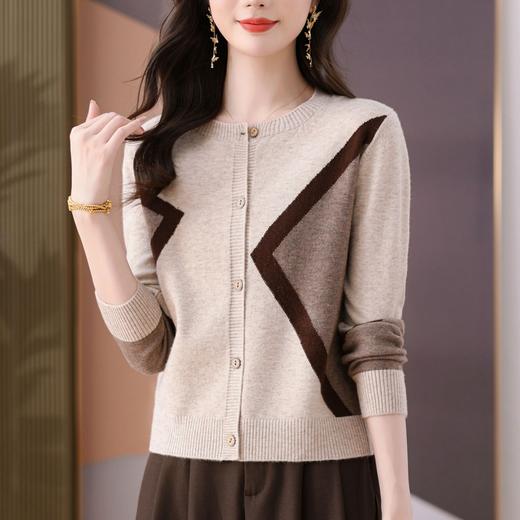 撞色几何拼接单排扣上衣，宽松百搭毛衣时尚外套CC-QQH-9192 商品图2