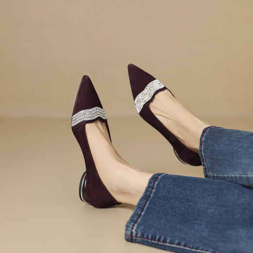 【预售5天】春秋款真皮低跟水钻单鞋尖头浅口磨砂羊皮粗跟时尚一脚蹬女鞋YS&0567 商品图1