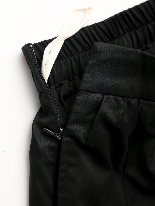 简约不简单！黑色垂感半身裙，打造随性慵懒风 商品图3