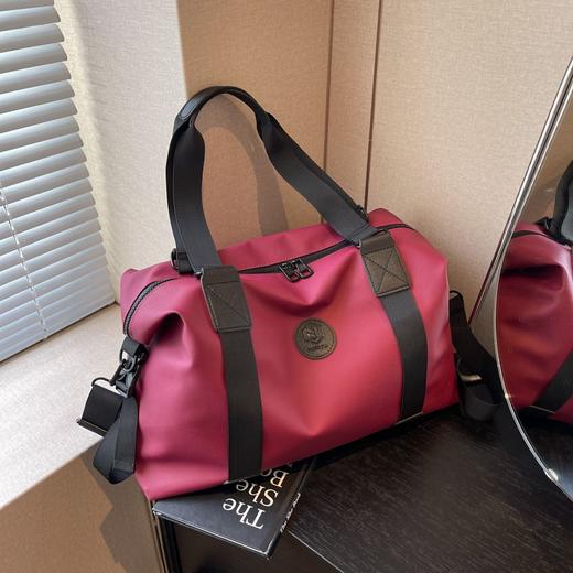 【轻便大容量多用包】轻便手提单肩旅行包 新款大容量休闲运动外出斜挎包 手提单肩斜挎随心换 健身出游全搞定  耐用又时尚 商品图7