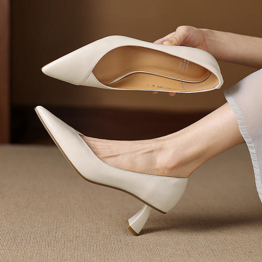 【预售5天】百搭舒适通勤气质尖头高跟鞋女新款韩版简约真皮浅口单鞋HB&5579 商品图4
