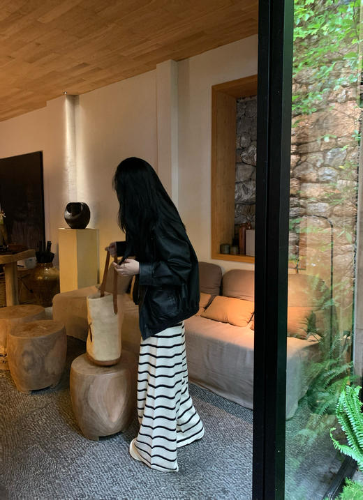 Read Nameless/舒服又不拖地的白底条纹裤 2025/8/25 商品图2