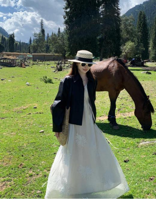 ❤️秋日氛围感神裙❗️美到失语❗️【AUChris莱赛尔天丝重工连衣裙】🌟秋日出游穿既透气又有垂坠感❗️像把云朵裹在身上～ ⚠️白色、粉紫色两种仙气色可选  商品图3