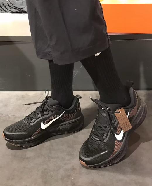 【耐克】B座5楼 NIKE耐克男子迈柔男透气轻便跑步鞋秋新款NIKE VOMERO 18 IH4454 商品图0