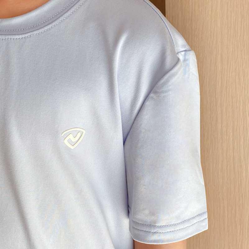 诺诗兰童装速干短袖T恤，迅速导出汗水并蒸发，柔软触感，保持身体干爽舒适