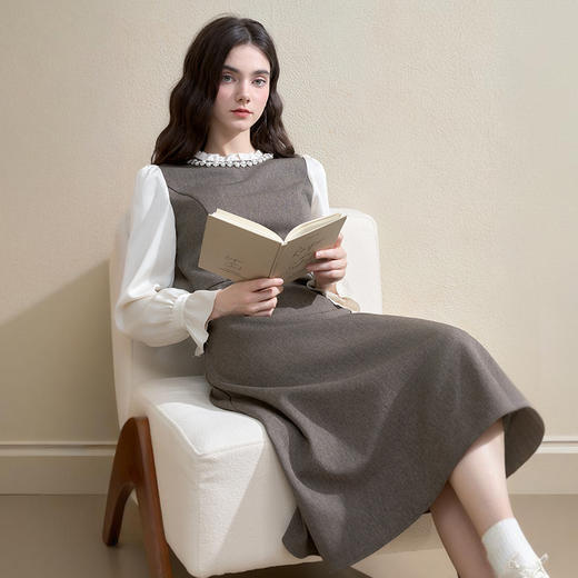 西遇法式名媛钉珠领口高级感通勤连衣裙女秋季假两件A字长裙V2951222 商品图4