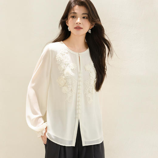 「自」全新升级【铂金会员201/天猫269/差价68】(51116)洛诗琳法式圆领钉珠雪纺衫2025秋季洋气优雅通勤雪纺衬衫女 商品图4