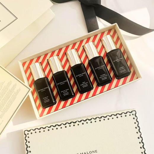 【全球购·2套送黑鸦片香水】Jo Malone London/祖玛珑x限定馥郁香氛礼盒经典5只装绯红虞美人+丝绒玫瑰与乌木+乌木与佛手柑+柏木与葡萄藤+末药与冬加豆·海淘香港🇭🇰直邮 商品图4