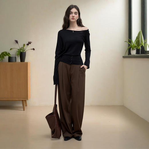 西遇纯欲斜肩下摆纽扣开叉长袖针织衫女秋季气质收腰显瘦毛衫V2751165 商品图1