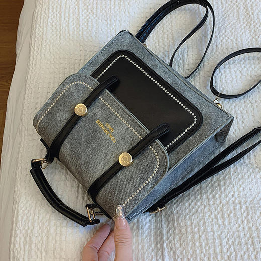 【限量新款来袭！】高级感女士绣线双肩包 新款学院风韩版洋气 高级感+多功能 这款绣线双肩包 学院风&通勤休闲全都拿捏 商品图7