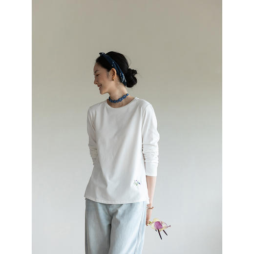 牧衣游原创手工刺绣棉质T恤女秋简约百搭套头圆领长袖上衣 伴星月 商品图3