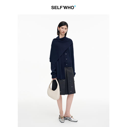 SELFWHO绵羊毛混纺一体式围巾领针织开衫女2025秋季新款宽松毛衣 商品图3