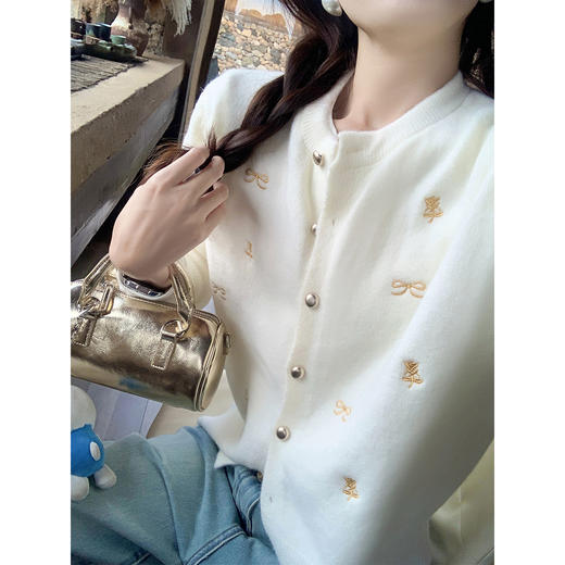 <曾小咸推荐>韩系软糯蝴蝶结绣花针织开衫 商品图0