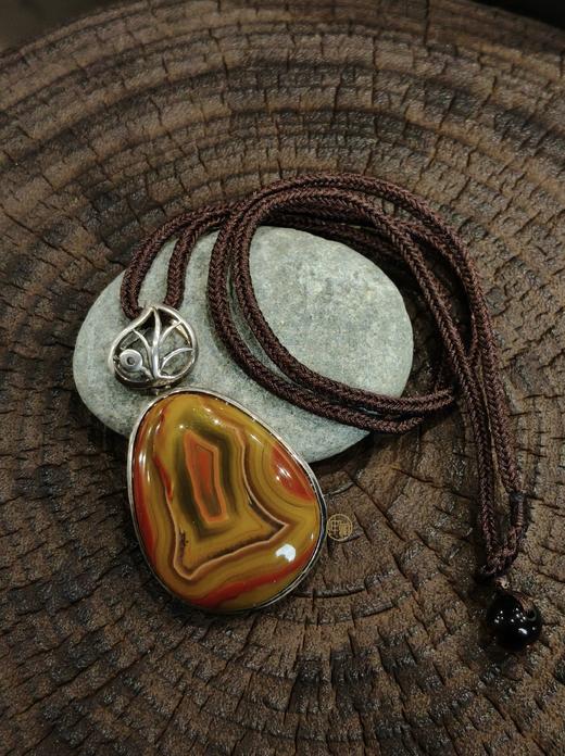 战国红银饰吊坠 商品图2