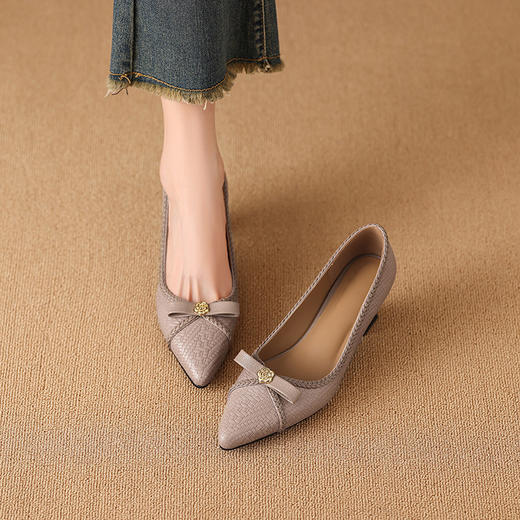 【预售5天】秋季新款浅口尖头蝴蝶结粗跟单鞋女气质真皮皮鞋SY&h507 商品图2