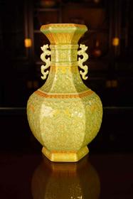 金镶玉吉庆有余双耳六方瓶