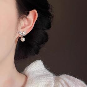 【预售3天】s925纯银流珠蝴蝶结耳钉女百搭个性简约小众高级感耳环耳饰E000886B