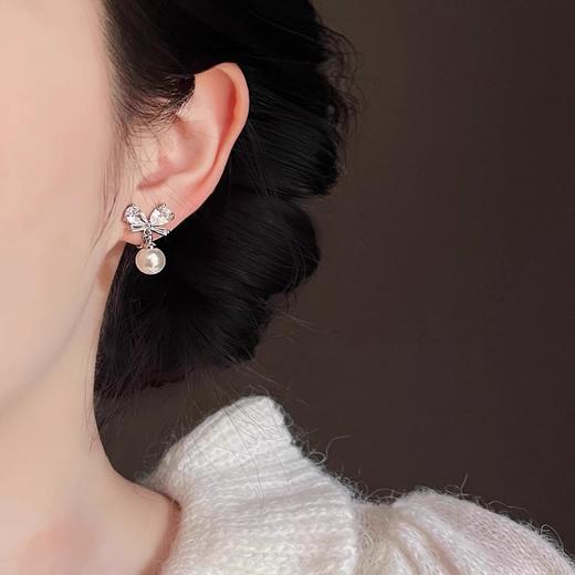 【预售3天】s925纯银流珠蝴蝶结耳钉女百搭个性简约小众高级感耳环耳饰E000886B 商品图0