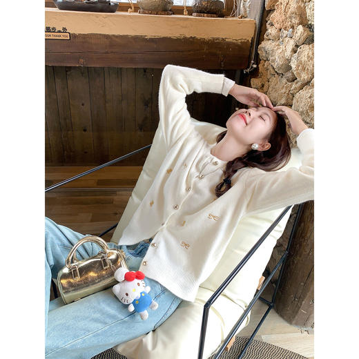 <曾小咸推荐>韩系软糯蝴蝶结绣花针织开衫 商品图2