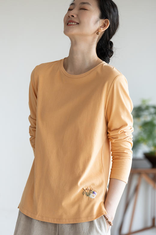 牧衣游原创手工刺绣棉质T恤女秋简约百搭套头圆领长袖上衣 伴星月 商品图5