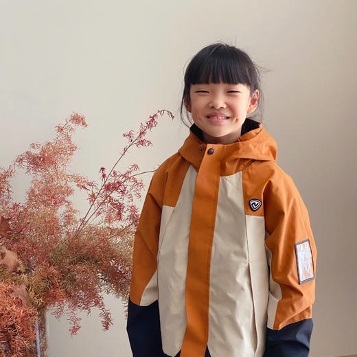 诺诗兰童装三穿冲锋衣，外层暴雨级防水，搭配摇粒绒内里，一衣三穿 商品图1