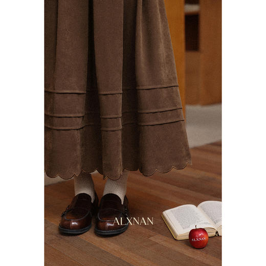 鹿向南「忍冬松林」小个子半身裙女秋季新款高腰长款咖色百褶裙 商品图4