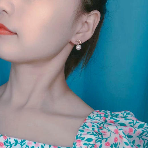 【预售3天】法式天然淡水珍珠耳环女ins甜美复古14k注金不规则爱心耳钉银针HYZZ072813 商品图1