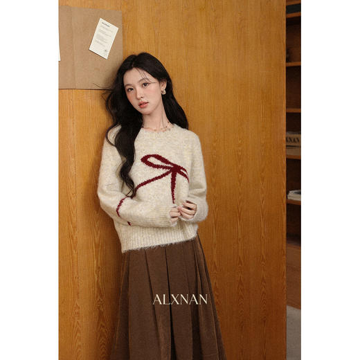 鹿向南「秋蝶梦境」杏色套头毛衣秋冬女新款长袖宽松慵懒上衣 商品图3